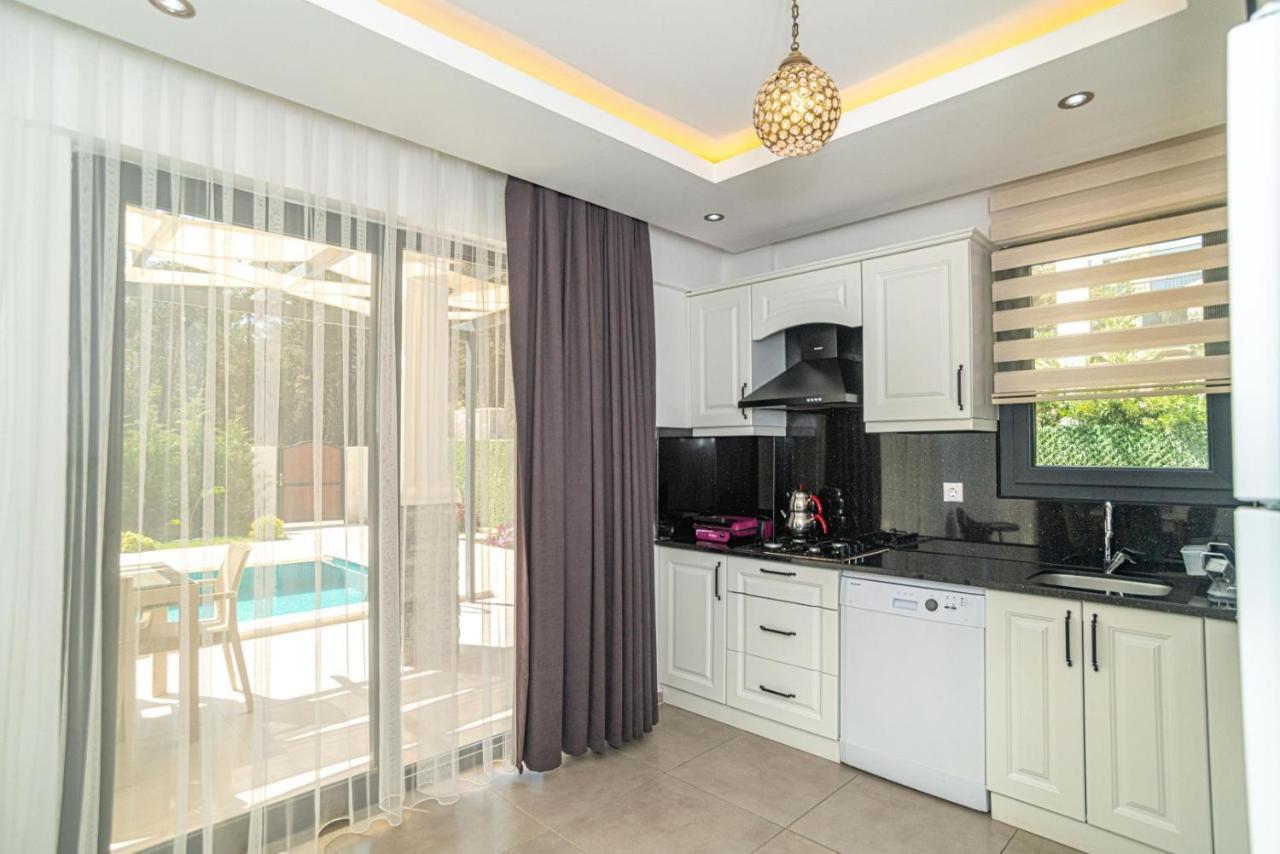 4 Bedroom Holiday Villa In Hisaroenue Oeluedeniz- Gold Rose Fethiye Esterno foto